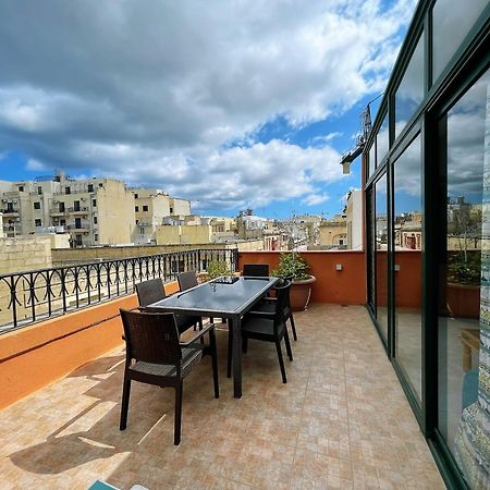 Fantastic 3 Bedroom Duplex Penthouse With Terrace Слима Екстериор снимка