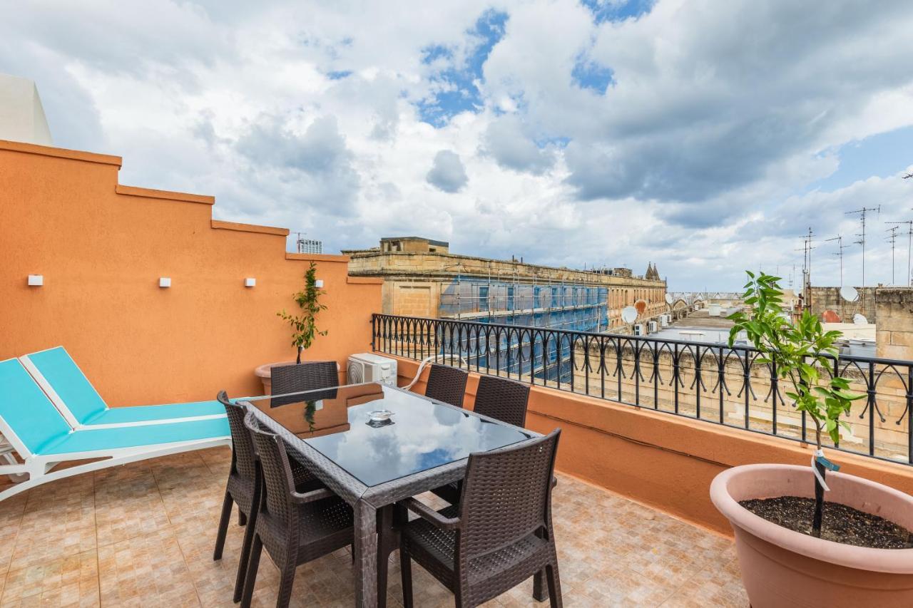 Fantastic 3 Bedroom Duplex Penthouse With Terrace Слима Екстериор снимка