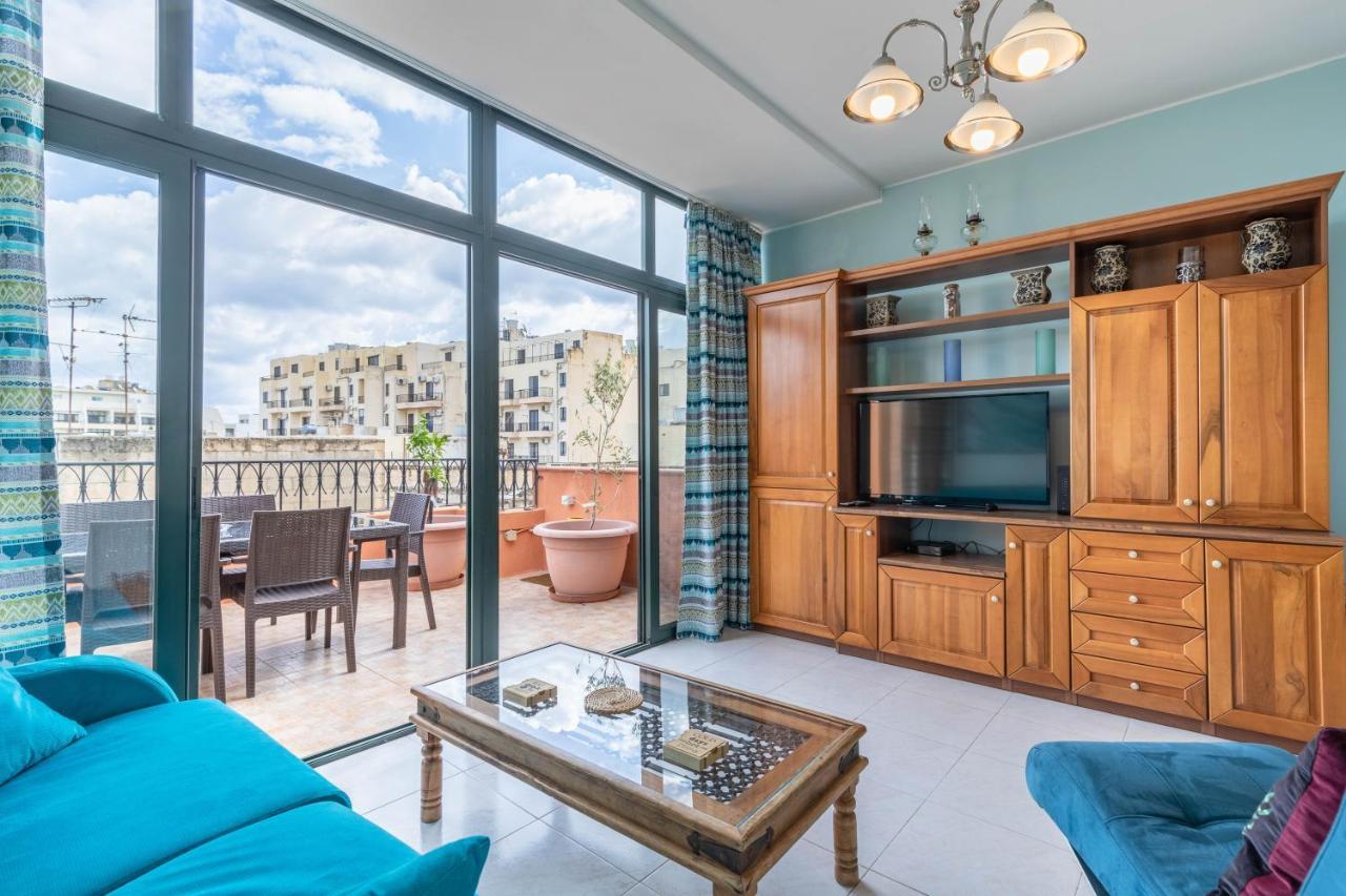 Fantastic 3 Bedroom Duplex Penthouse With Terrace Слима Екстериор снимка
